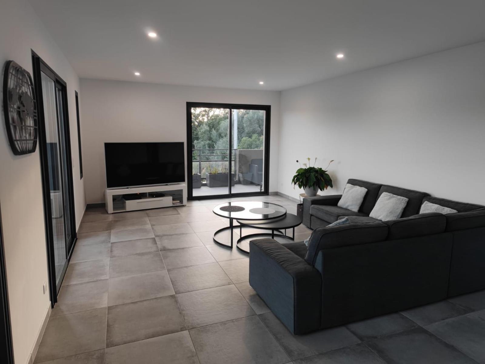 Bel Appartement Spacieux A Porto-Vecchio, 10Min A Pieds Du Centre Ville Esterno foto