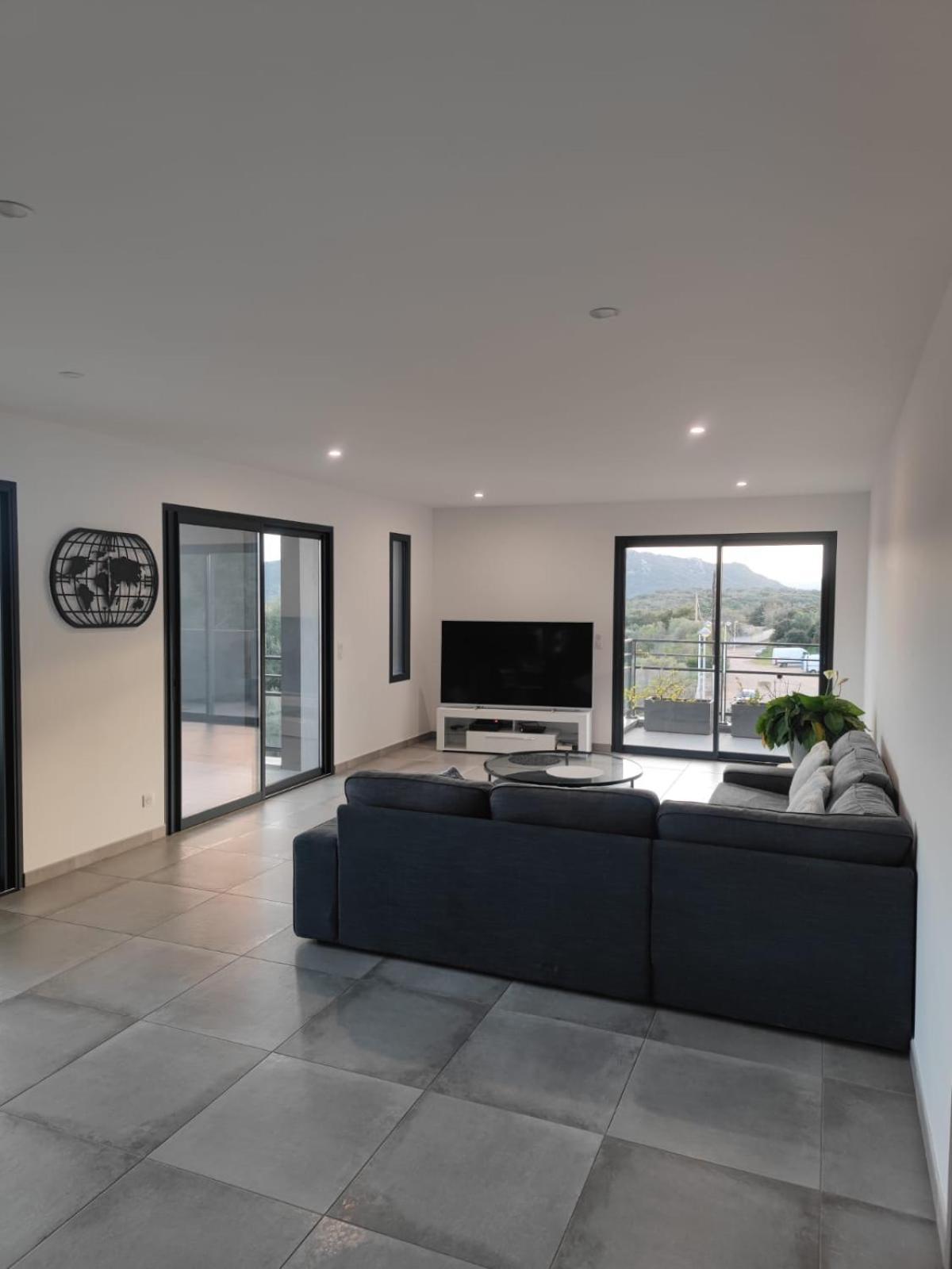 Bel Appartement Spacieux A Porto-Vecchio, 10Min A Pieds Du Centre Ville Esterno foto