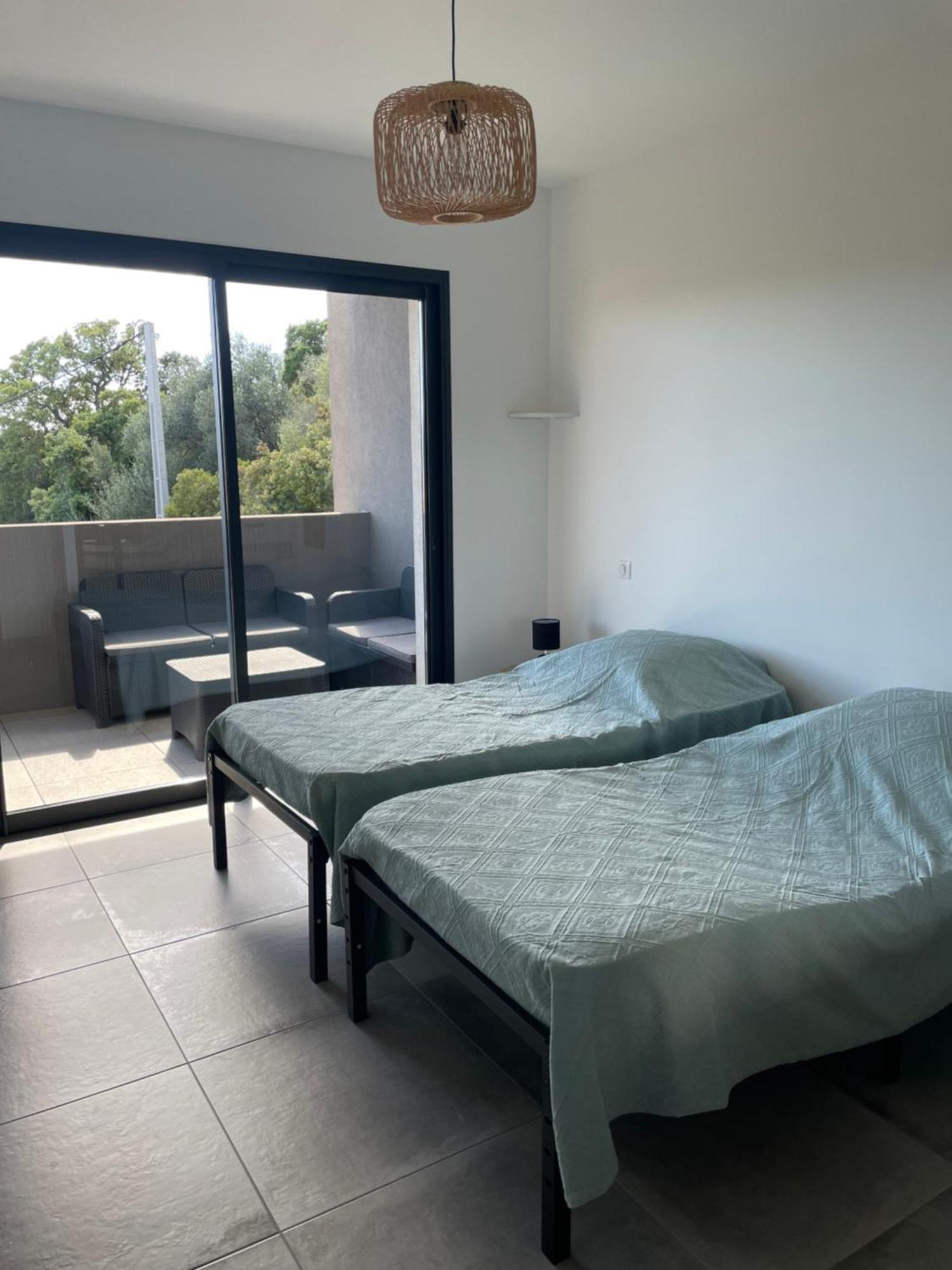 Bel Appartement Spacieux A Porto-Vecchio, 10Min A Pieds Du Centre Ville Esterno foto