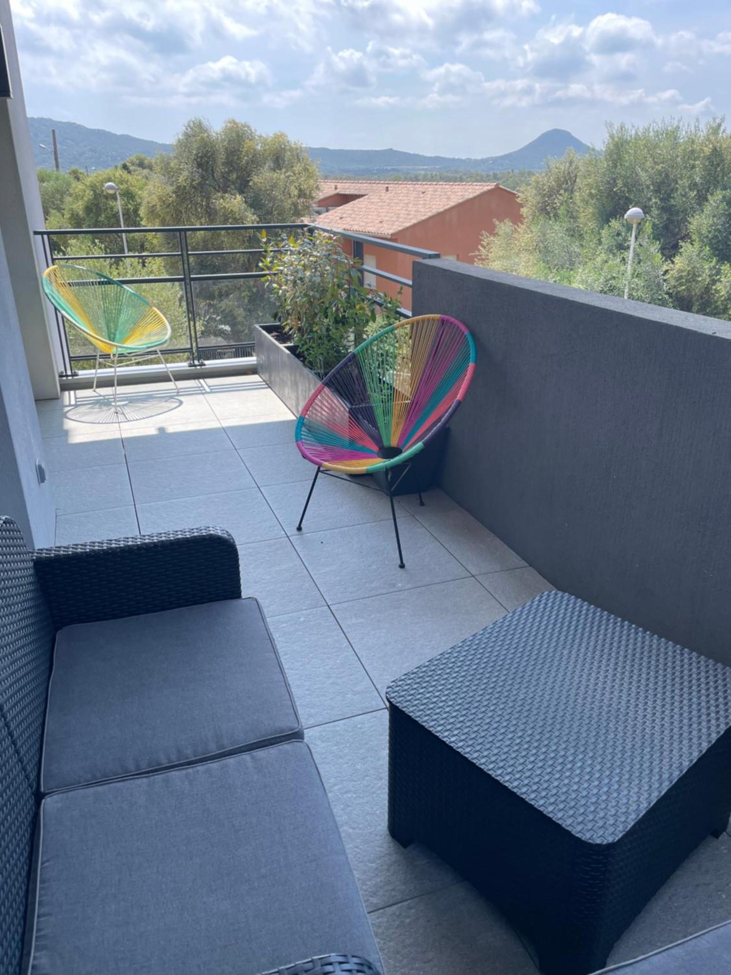 Bel Appartement Spacieux A Porto-Vecchio, 10Min A Pieds Du Centre Ville Esterno foto